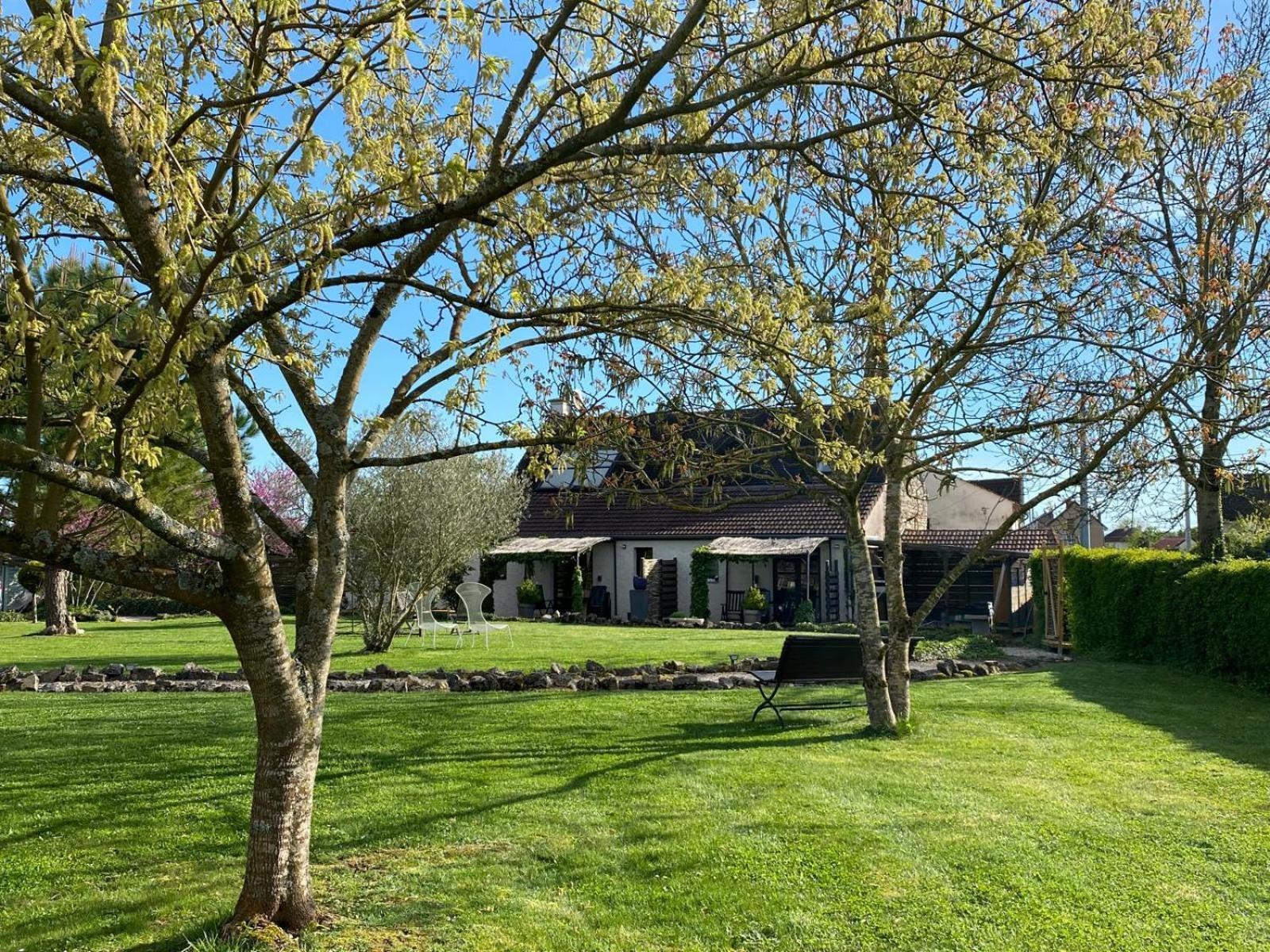 Gite Et Studios Les Barongeres Farges-les-Chalon Exteriér fotografie