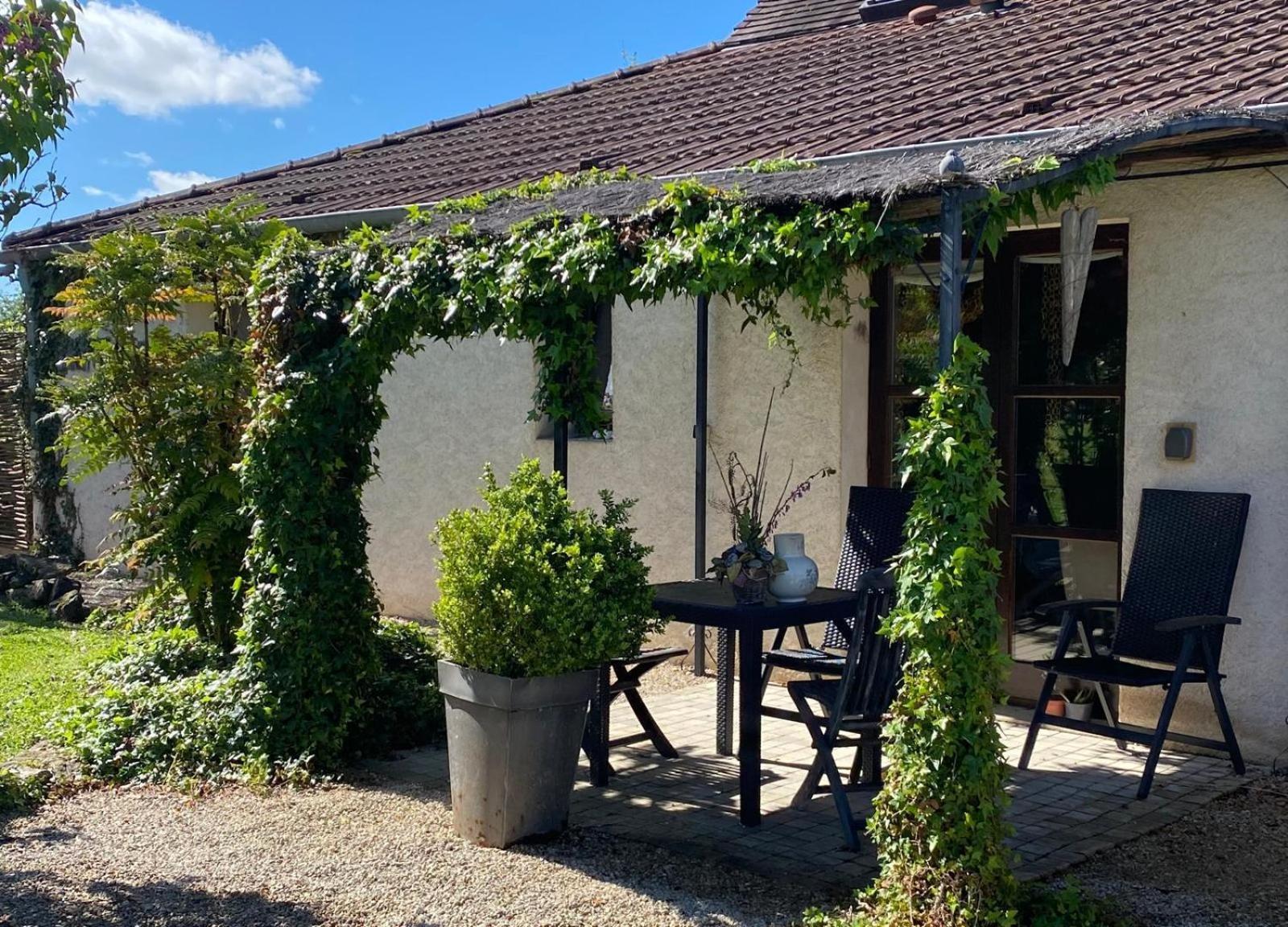 Gite Et Studios Les Barongeres Farges-les-Chalon Exteriér fotografie
