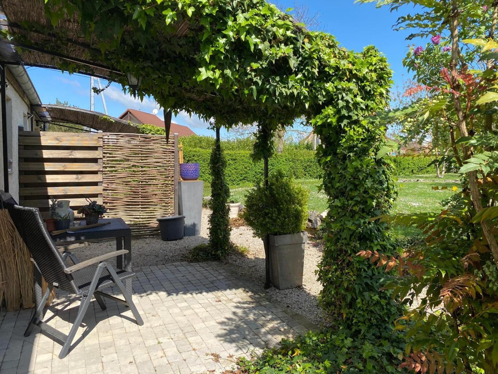 Gite Et Studios Les Barongeres Farges-les-Chalon Exteriér fotografie